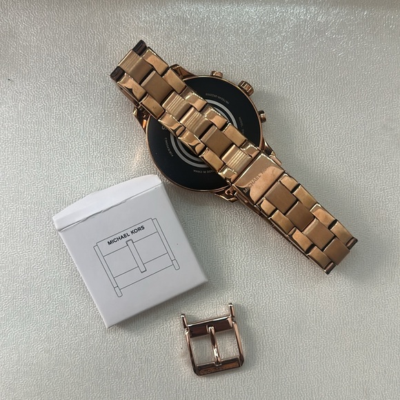 Micheal Kors Access Watch - Picture 8 of 9